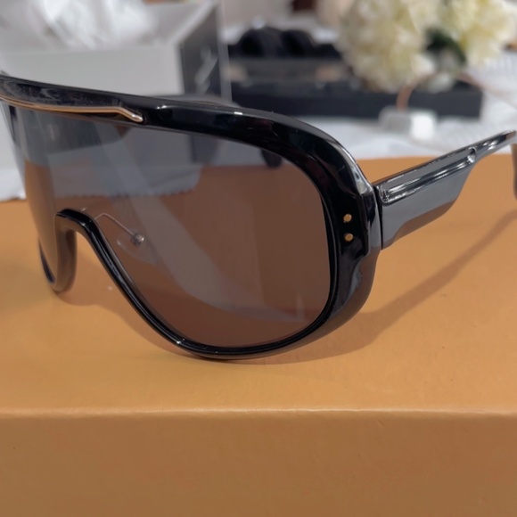 H&M Aviator styles Sunglasses - Picture 9 of 9